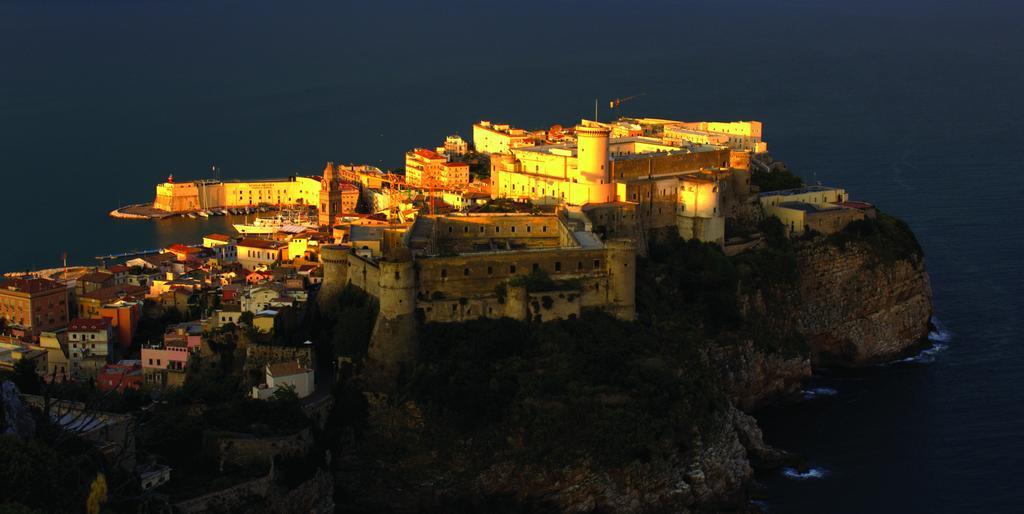 Medieval Flat Apartment Gaeta Exterior photo